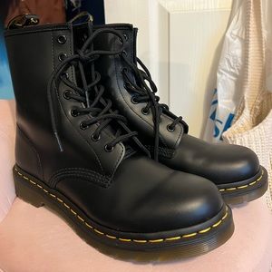 🖤Dr Martens🖤 Barely worn